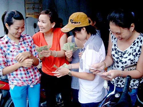 Điểm tin 24 giờ - 06/10/2015: Đề nghị tăng lương tối thiểu vùng thấp nhất là 14,4%