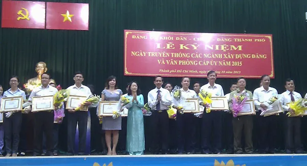 Kỷ niệm ngày truyền thống các ngành xây dựng Đảng và văn phòng cấp ủy năm 2015