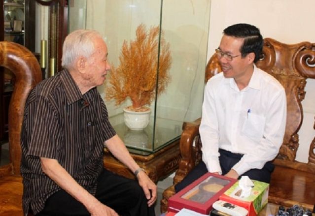 Lãnh đạo Thành ủy TPHCM thăm cán bộ làm công tác dân vận