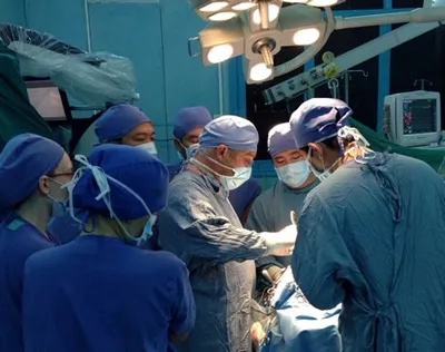 Lần đầu phẫu thuật điều trị động kinh cho trẻ em ở phía Nam