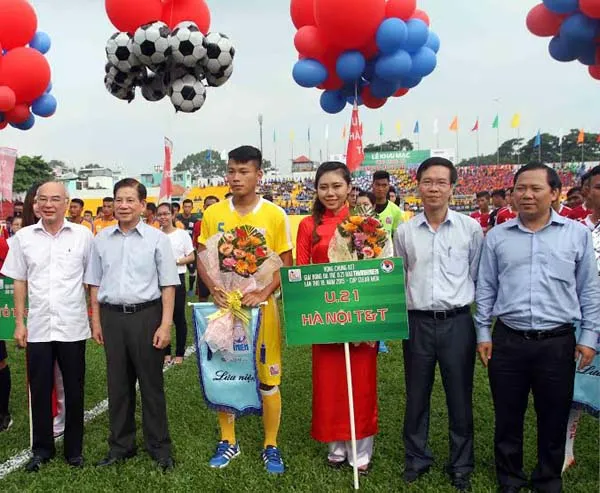 Khai mạc Giải bóng đá trẻ U21 quốc gia - Báo Thanh Niên 2015
