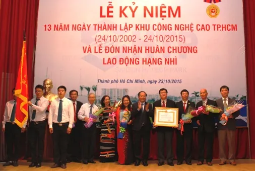 Khu Công nghệ cao TPHCM đón nhận Huân chương Lao động hạng Nhì