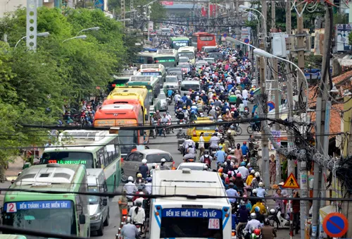 Giải quyết ùn tắc cục bộ: Bố trí phương án “chặn dòng”