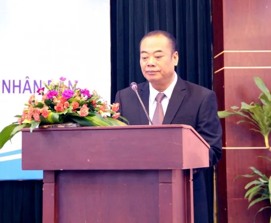 Kiểm sát viên và luật sư sẽ ngồi ngang nhau ?