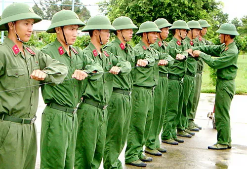 Đoàn đại biểu nhân dân TP.HCM đi thăm chiến sĩ mới