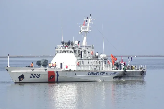 Điều động tàu Cảnh sát biển 2010 tham gia cứu nạn tàu Hoàng Phúc 18