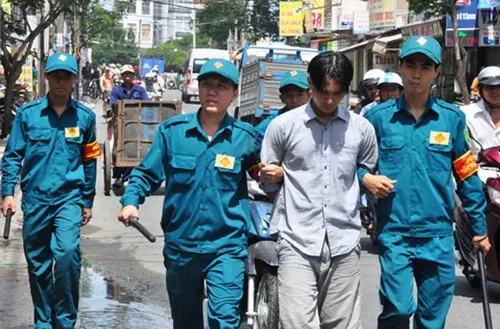 Lực lượng dân quân tự vệ tăng cường tuần tra, chốt chặn, bảo vệ an toàn các mục tiêu trọng điểm