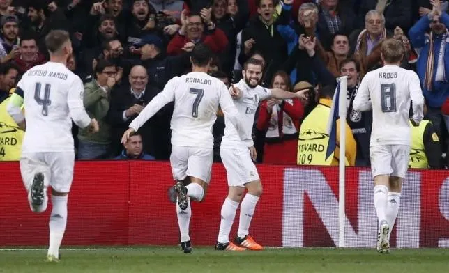 Kết quả bóng đá (4/11): Real, Man City vào vòng 16 - MU, Benfica lên đầu bảng