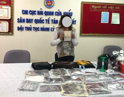 Bắt giữ 5,39 kg Cocain vận chuyển trái phép qua đường hàng không