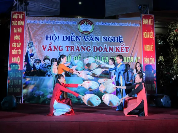 “Vầng trăng đoàn kết” đợt 2 năm 2015: Ngân vang bài ca kết đoàn