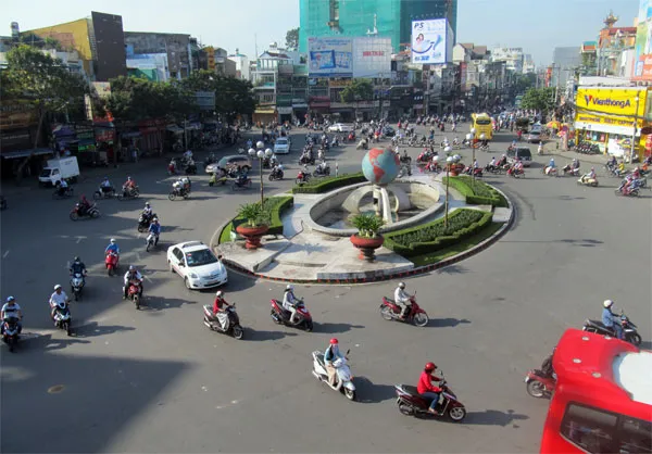 Giao thông ở Lăng Cha Cả ngày đầu tuần: Thoáng hơn ! 
