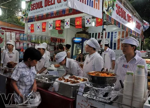 Từ 3/12 - 6/12/2015 diễn ra Liên hoan ẩm thực món ngon các nước 