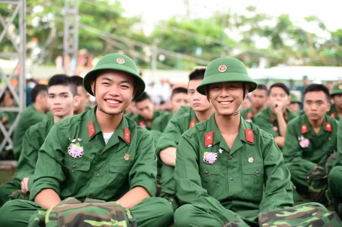 Điều chỉnh về cấp bậc và chế độ cho quân nhân chuyên nghiệp