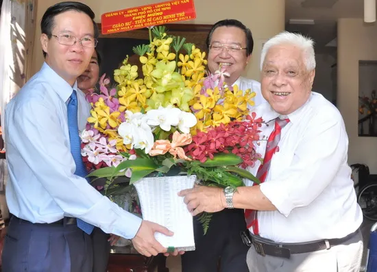 Lãnh đạo TPHCM tri ân nhà giáo tiêu biểu