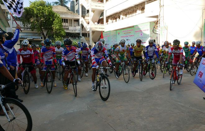 Khai mạc Cuộc đua xe đạp Nam Kỳ Khởi Nghĩa 2015
