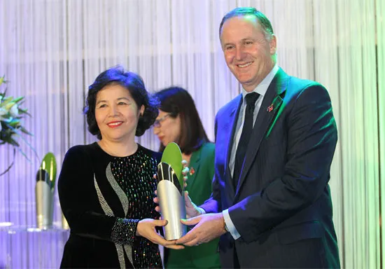 Thủ tướng New Zealand trao giải thưởng New Zealand ASEAN cho Tổng giám đốc Vinamilk