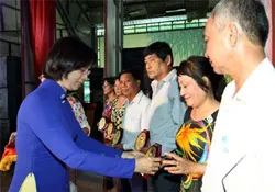 Tuyên dương 85 cán bộ Mặt trận cơ sở tiêu biểu giai đoạn 2010-2015