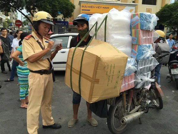 TPHCM: Hơn 5.100  “xe mù, xe mờ” bị xử lý sau 1 tháng CSGT ra quân