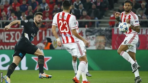 Kết quả bóng đá (10/12): Giroud ghi hat-trick giúp Arsenal thoát bị loại