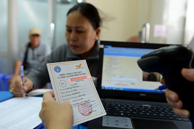 Năm 2018 – Người lao động sẽ đóng bảo hiểm xã hội cả thu nhập ngoài lương