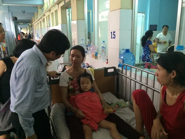 Thái độ phục vụ của cán bộ y tế - bước đầu chuyển biến