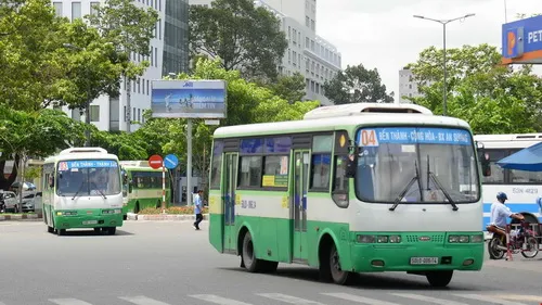 Khách đi xe buýt giảm do chất lượng phục vụ kém