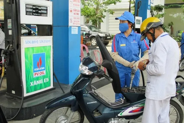 Xăng sinh học E5 chưa hút người bán, người mua