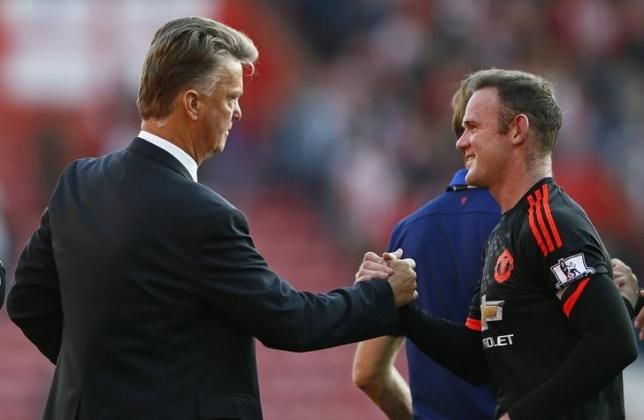Rooney kêu gọi đồng đội chiến đấu vì Van Gaal
