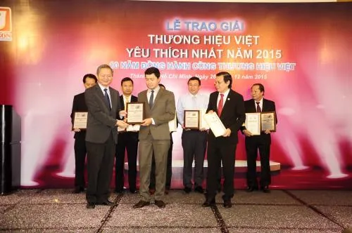 Trao giải 10 năm “Thương Hiệu Việt được yêu thích nhất năm 2015”    