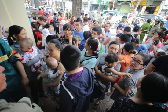 TPHCM nhận đăng kí tiêm vắc-xin dịch vụ qua tổng đài 1080