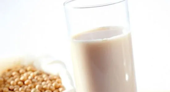 Cảnh báo ảnh hưởng của sữa đậu nành đối với trẻ em dưới 1 tuổi