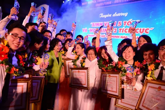 295 học sinh - sinh viên thành phố được tuyên dương