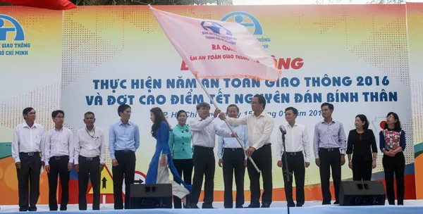 TPHCM ra quân thực hiện năm an toàn giao thông 2016