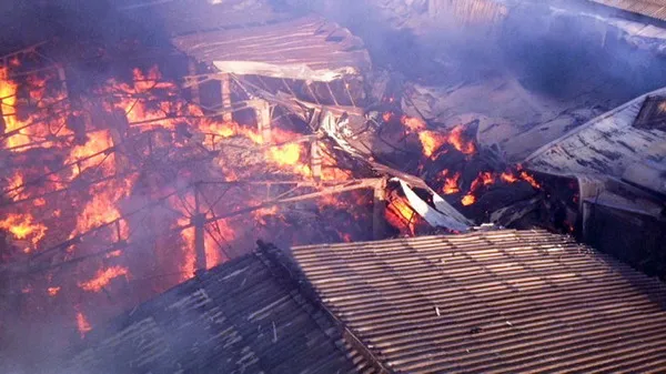 Cháy xưởng gia công đồ gỗ ở Thủ Đức