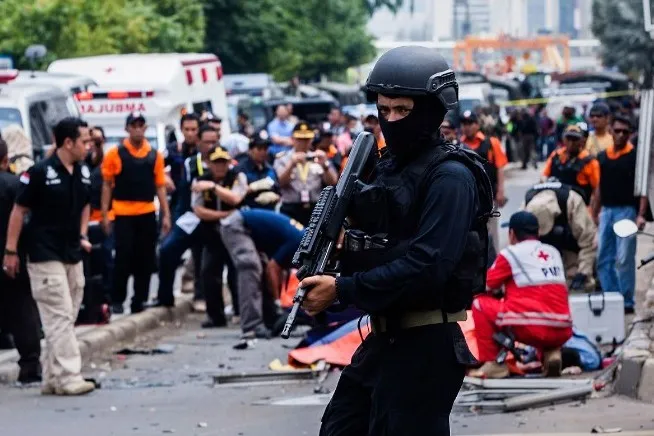 12 người bị bắt sau vụ tấn công chết người Jakarta
