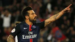 Chelsea săn chữ ký tiền vệ Lavezzi của PSG