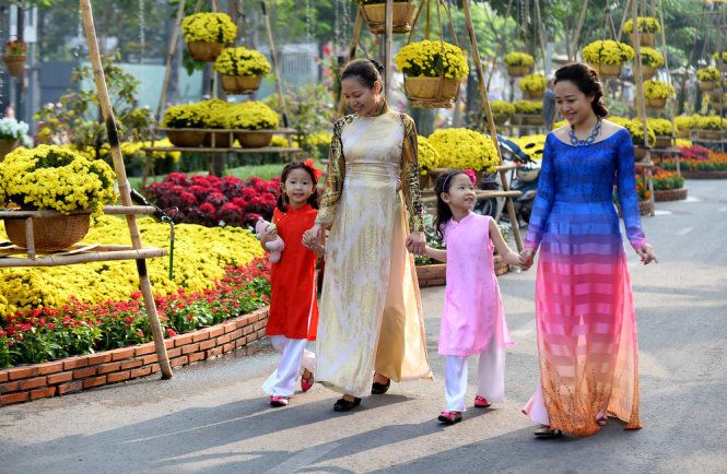 Các điểm giữ ô tô, xe máy tham quan Đường hoa Nguyễn Huệ