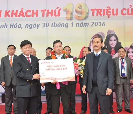 Vietjet đón hành khách đặc biệt thứ 19 triệu