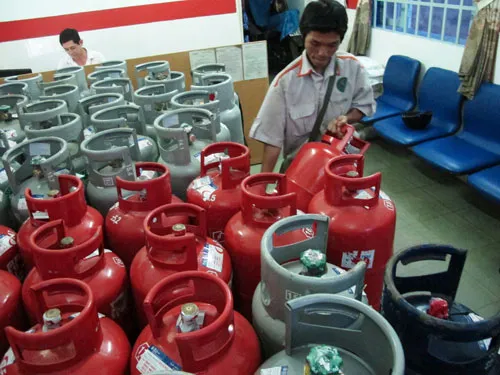 Ngày mai 1/2, giá gas giảm 20.500 đ/bình 12kg