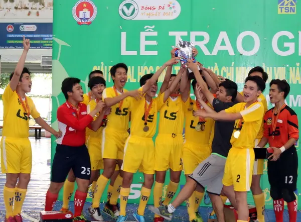 Giải futsal học sinh THPT TPHCM 2016: Trường THPT Tây Thạnh vô địch