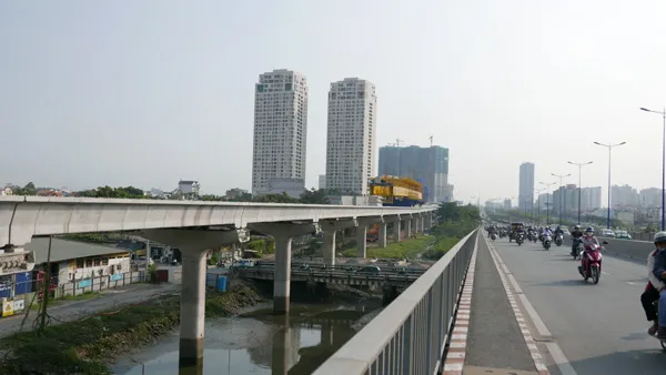 Khẩn trương hoàn thành tuyến metro số 1