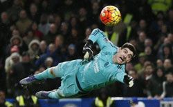 Chelsea phải vào chung kết cúp FA hoặc Champions League