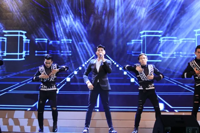 Vui buồn chuyện chạy show ngày Tết