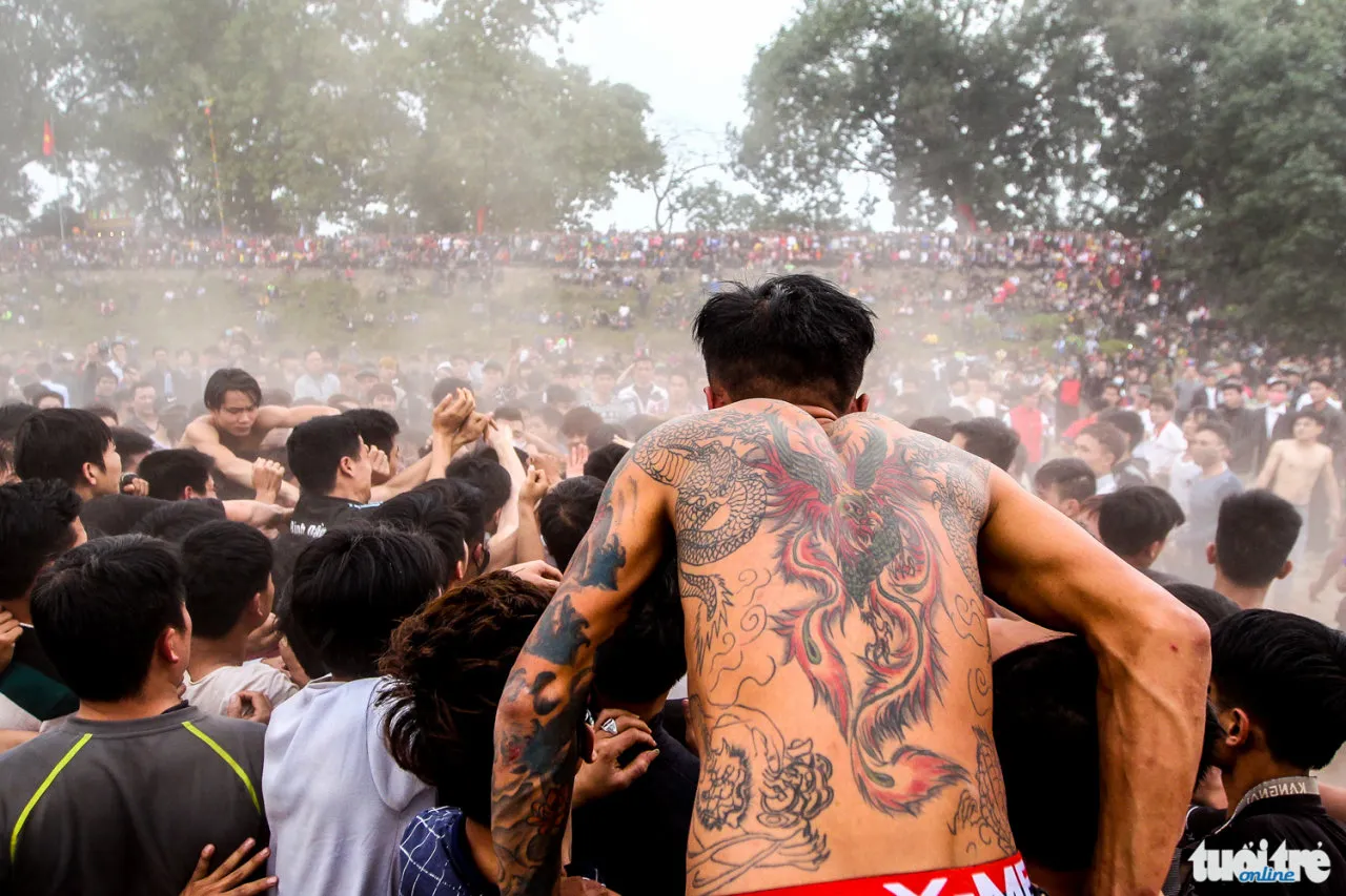 Bát nháo mùa lễ hội