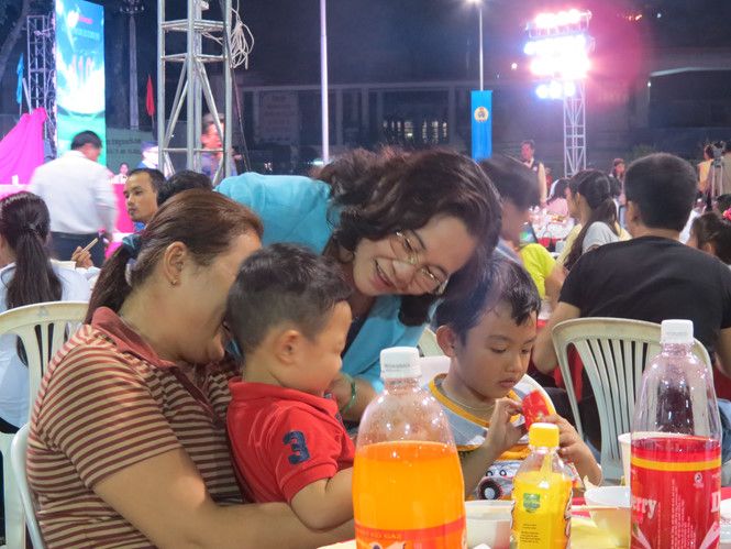 Hơn 150 tỷ đồng chăm lo tết cho công nhân viên chức lao động