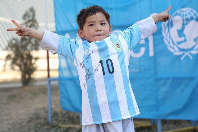 Siêu sao Messi biến ước mơ của cậu bé Afghanistan thành sự thật