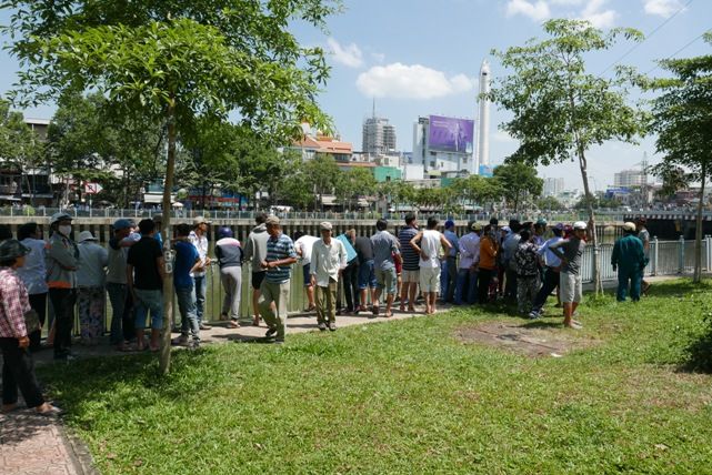 Phát hiện xác chết trên kênh Nhiêu Lộc - Thị Nghè