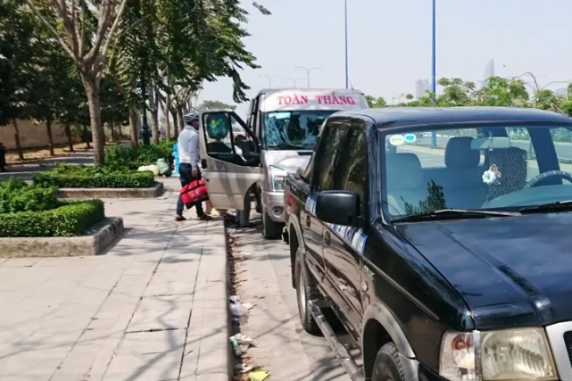 Đề xuất mở điểm đón trả khách tại phố Tây 