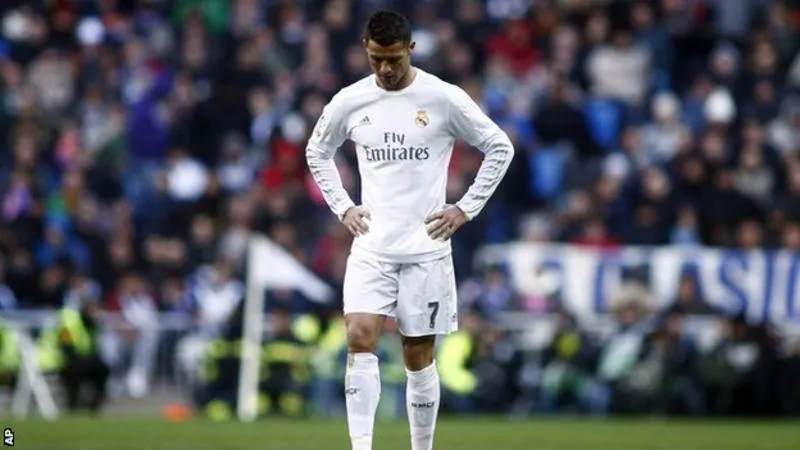 Ronaldo chỉ trích đồng đội sau khi Real bị Atletico hạ đo ván
