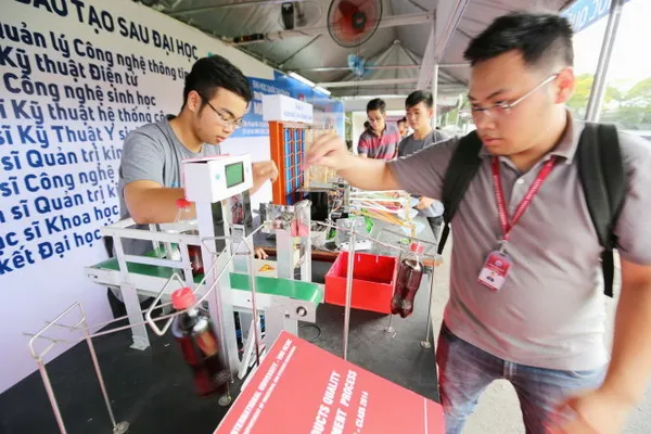 Gần 30.000 học sinh tham gia tư vấn hướng nghiệp 